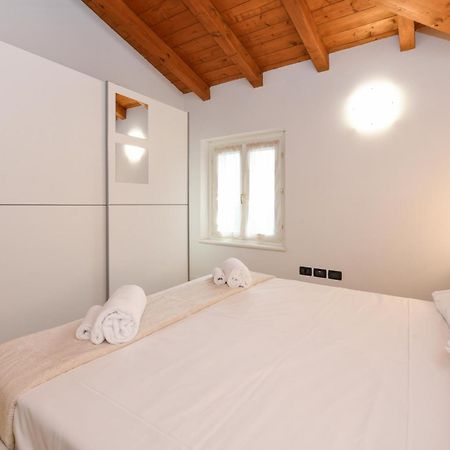 Wendy Apartment- Twobedroom & Pool & Parkprivatefree & Sports Desenzano del Garda Eksteriør bilde