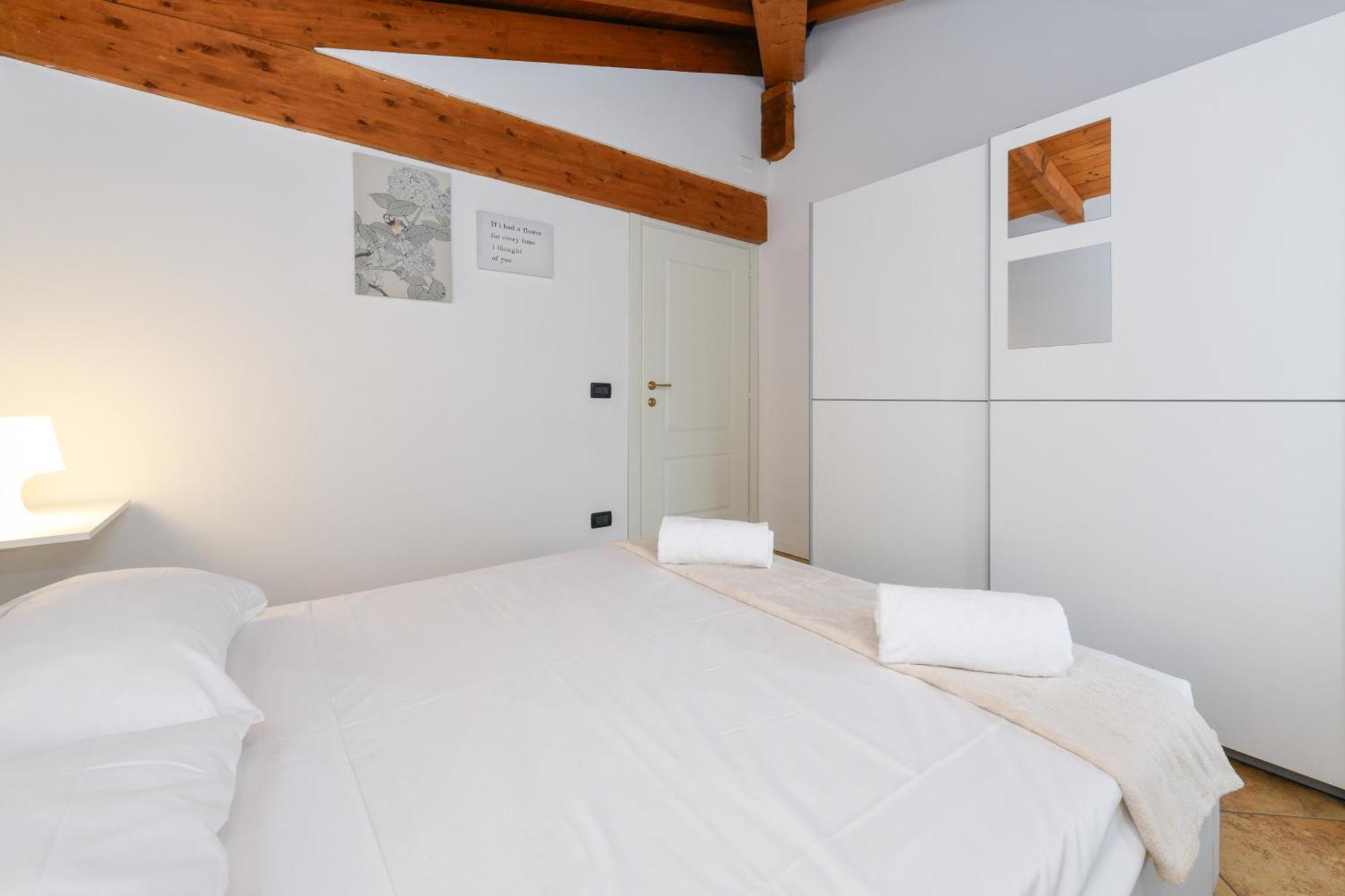 Wendy Apartment- Twobedroom & Pool & Parkprivatefree & Sports Desenzano del Garda Eksteriør bilde
