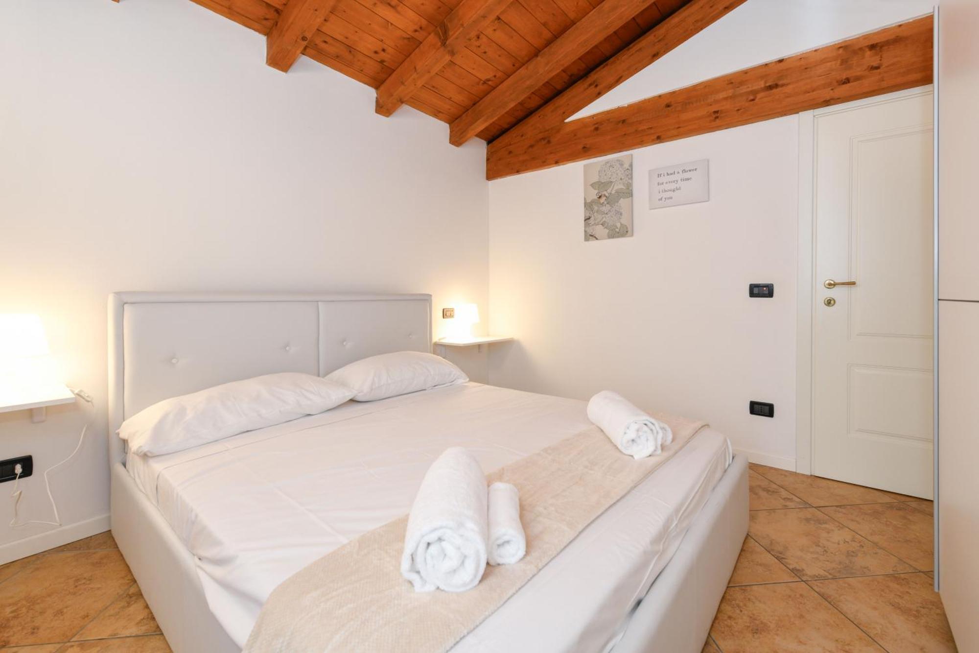 Wendy Apartment- Twobedroom & Pool & Parkprivatefree & Sports Desenzano del Garda Eksteriør bilde