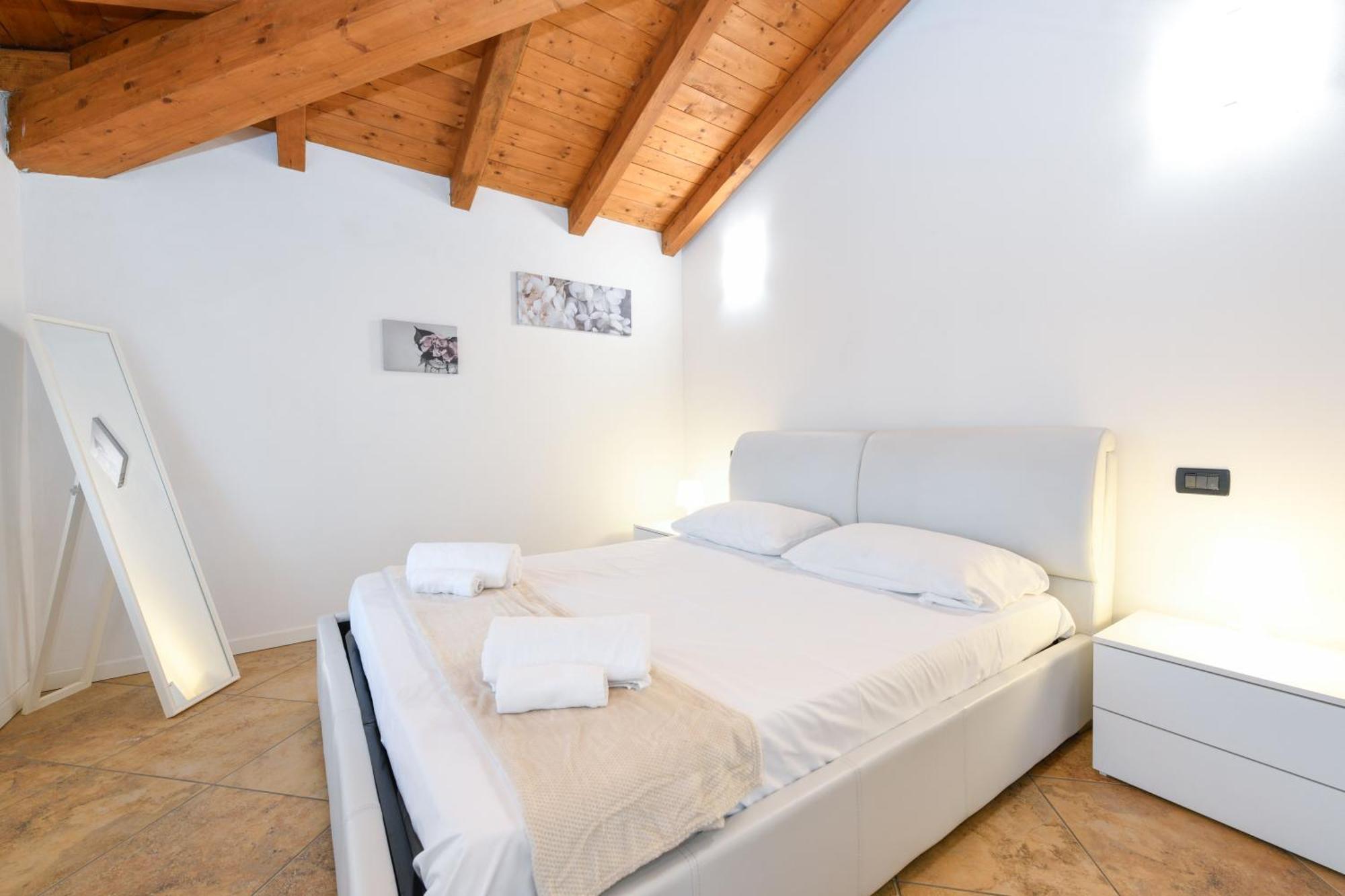 Wendy Apartment- Twobedroom & Pool & Parkprivatefree & Sports Desenzano del Garda Eksteriør bilde