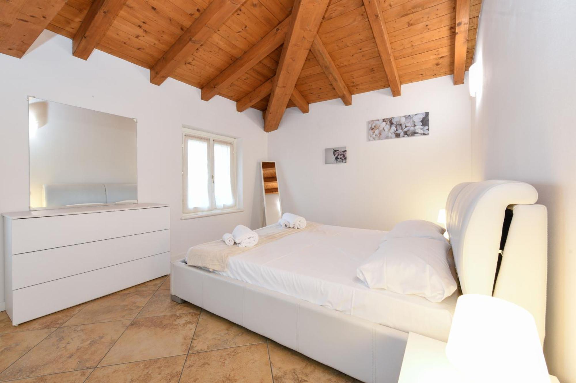 Wendy Apartment- Twobedroom & Pool & Parkprivatefree & Sports Desenzano del Garda Eksteriør bilde