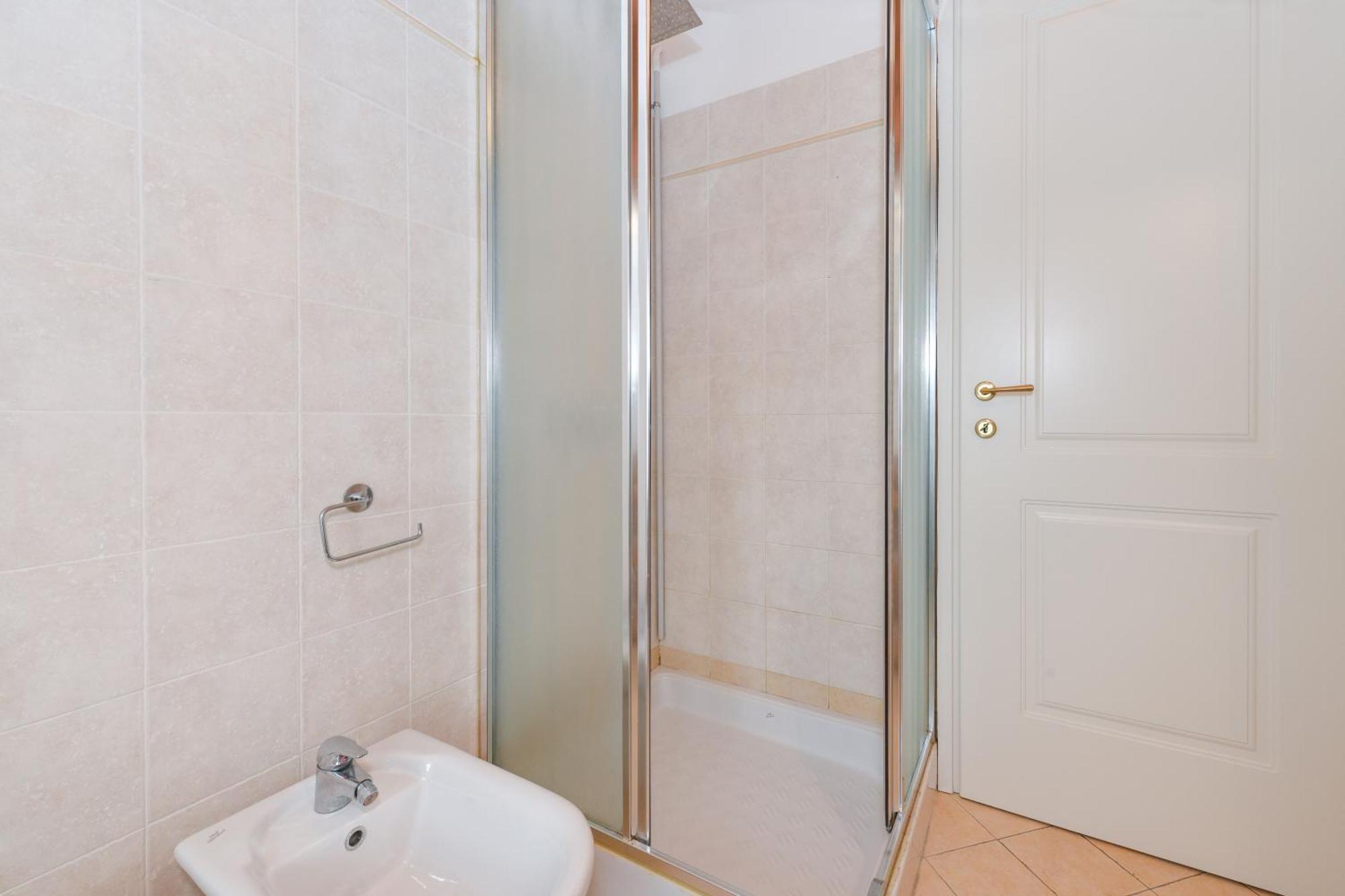 Wendy Apartment- Twobedroom & Pool & Parkprivatefree & Sports Desenzano del Garda Eksteriør bilde
