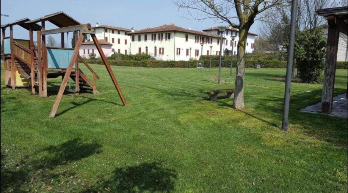 Wendy Apartment- Twobedroom & Pool & Parkprivatefree & Sports Desenzano del Garda Eksteriør bilde